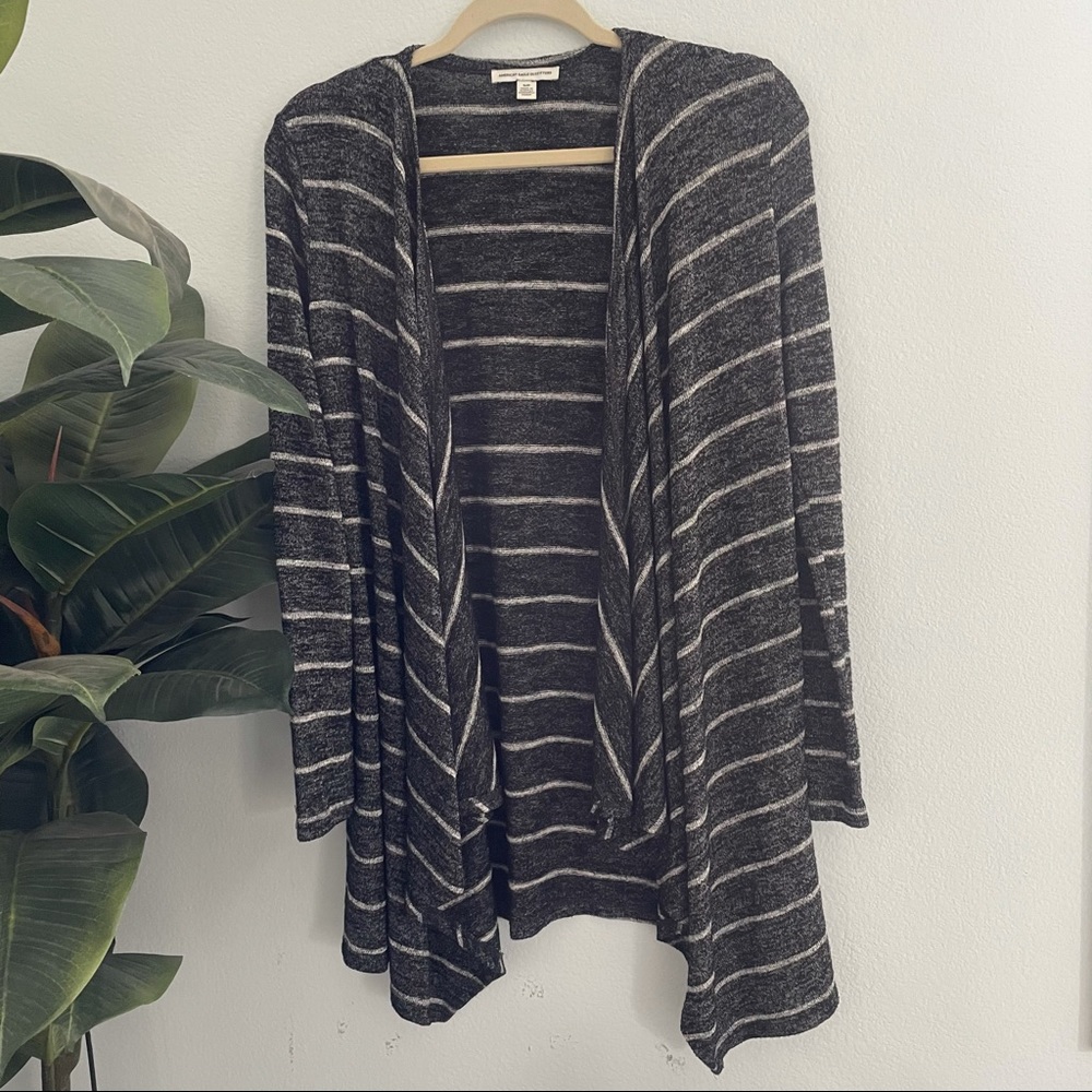 American Eagle Cardigan - Picture 2 of 5
